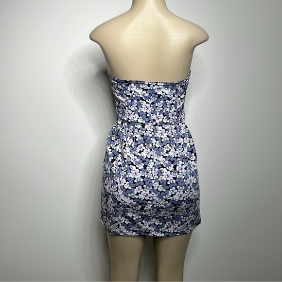Divided Blue and White Floral Strapless Dress - Picture 10 of 12